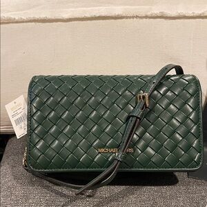 Michael Kors Moss Medium fill flap Woven Crossbody Bag with Gold Hardware. NWT